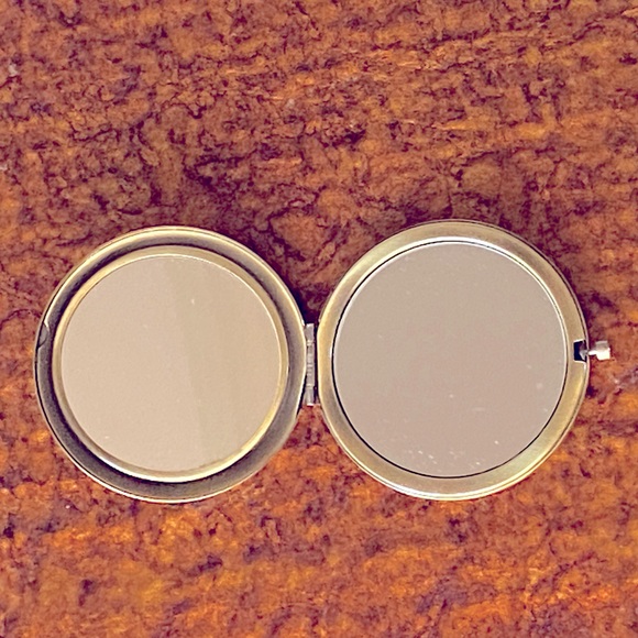 Eiffel Tower ROUND MIRROR COMPACT - Picture 4 of 8